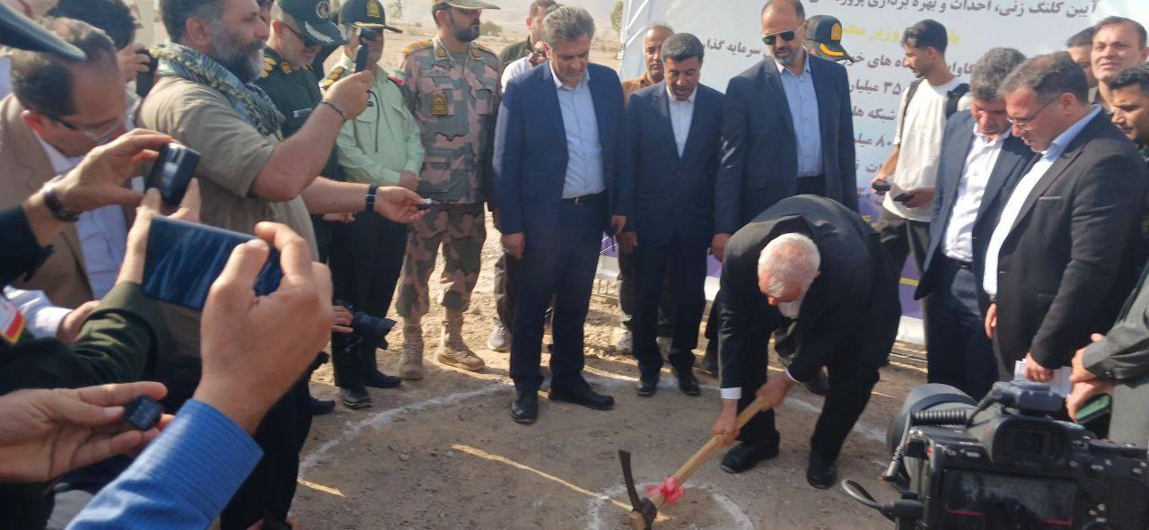 آغاز کلنگ‌زنی ۱۰۰ مگاوات نیروگاه خورشیدی در ایلام