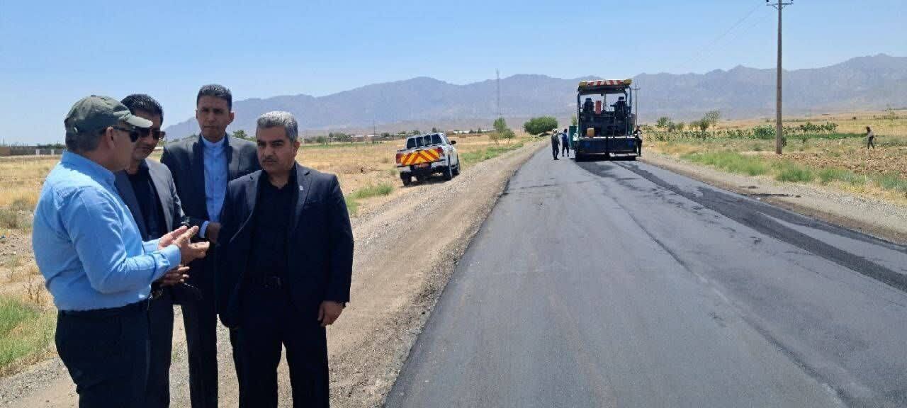 عملیات اجرایی روکش آسفالت جاده چهار روستای بخش مرکزی تربت جام