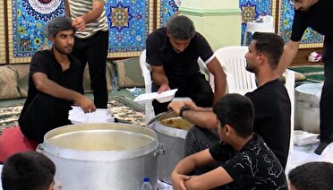 توزیع نذرواره احسان امام حسین (ع) در بندرعباس