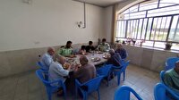 توزیع غذای نذری در خانه سالمندان آباده
