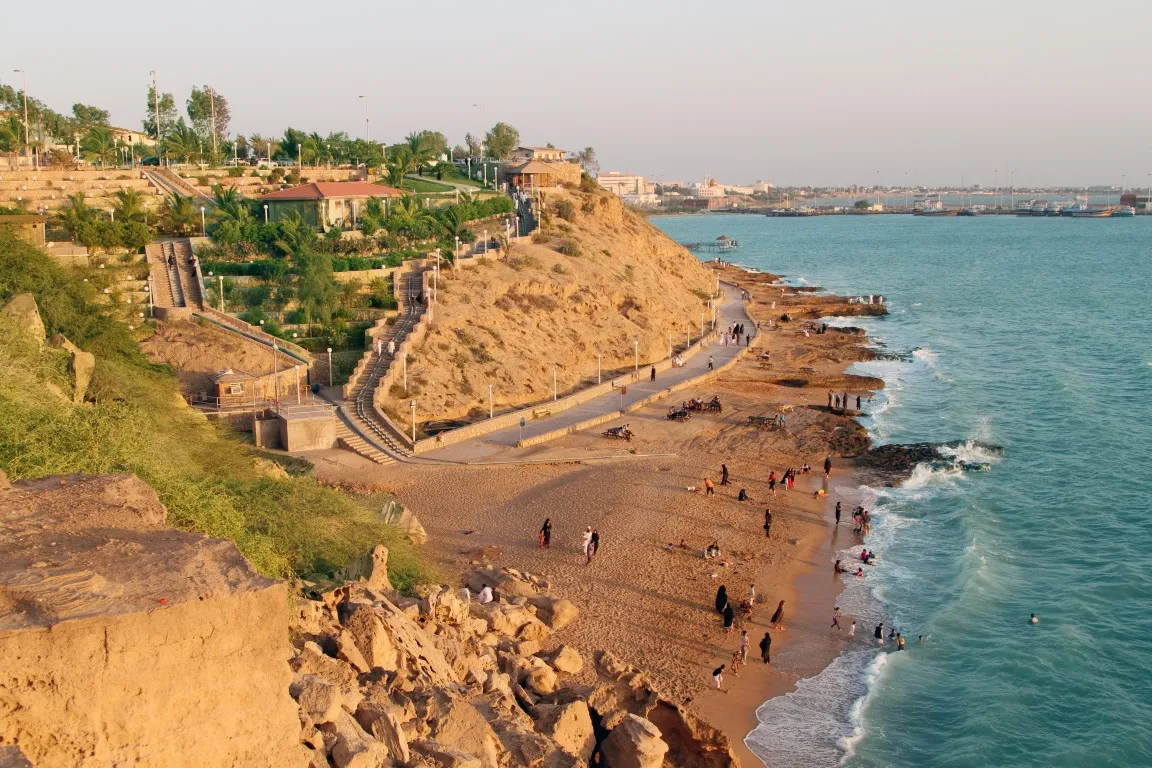 آغاز عملیات اجرایی ایجاد زیرساخت گردشگری در ساحل جاسک آغاز عملیات اجرایی ایجاد زیرساخت گردشگری در ساحل جاسک