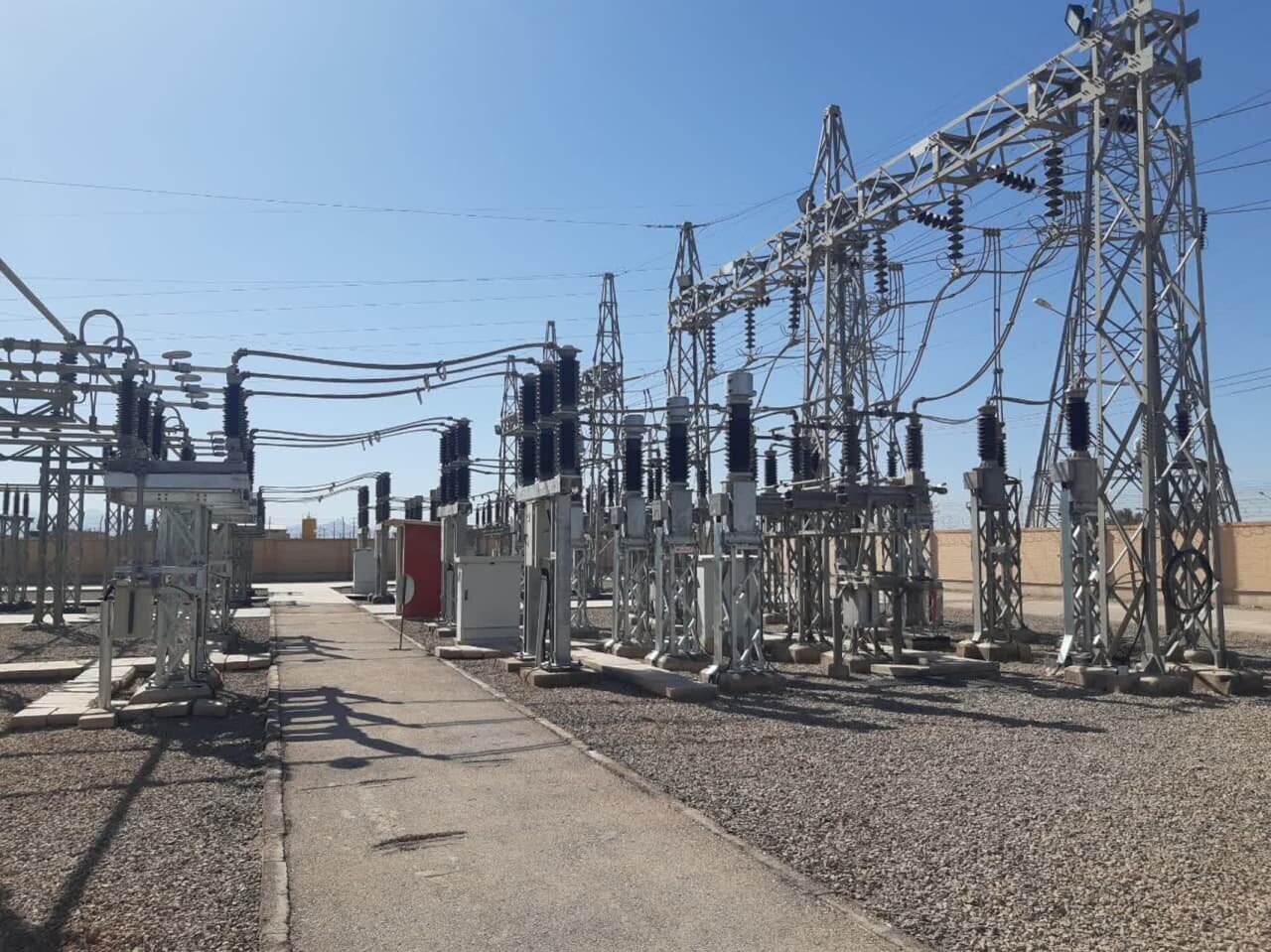 حداکثر بار نیاز مصرف استان یزد به ۲۲۹۹ مگاوات رسید حداکثر بار نیاز مصرف استان یزد به ۲۲۹۹ مگاوات رسید