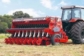 آغاز کشت مکانیزه زعفران در شهرستان بن