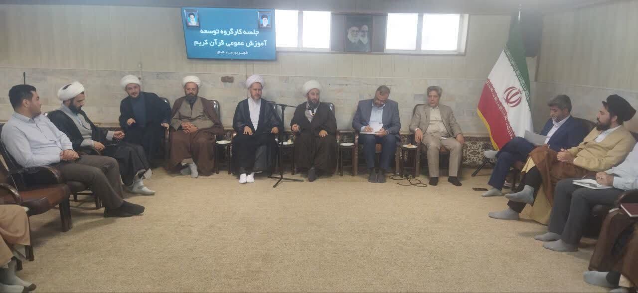 تاکید امام جمعه خوی برلزوم تقویت ارتباط نسل جوان و روحانیان