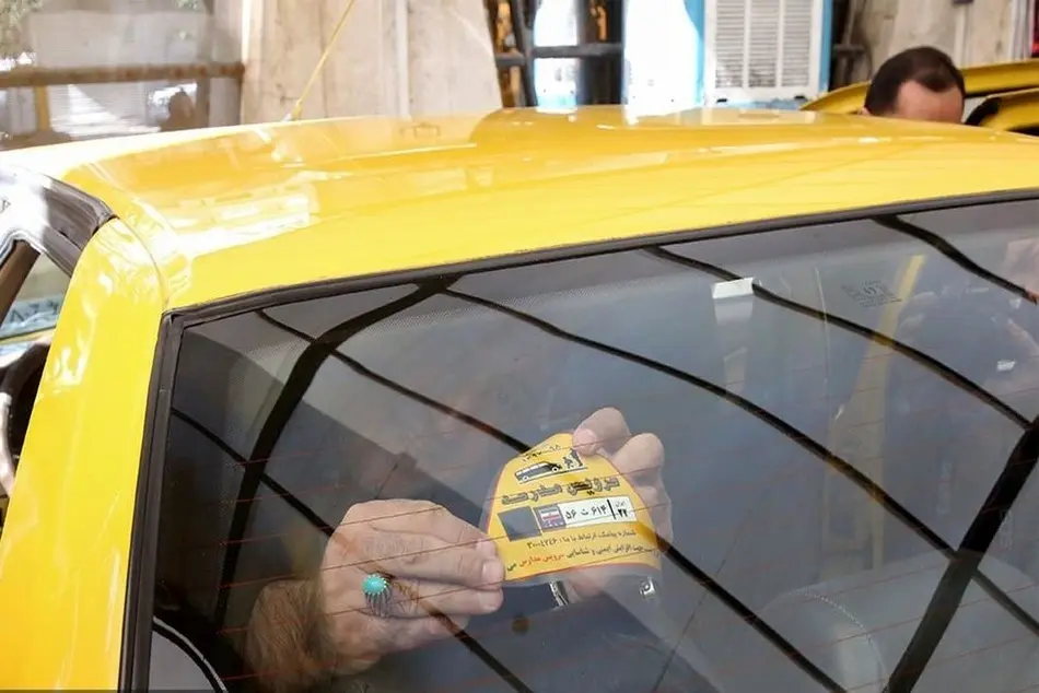 رانندگان سرویس مدارس باید دارای پروانه و برچسب رسمی باشند