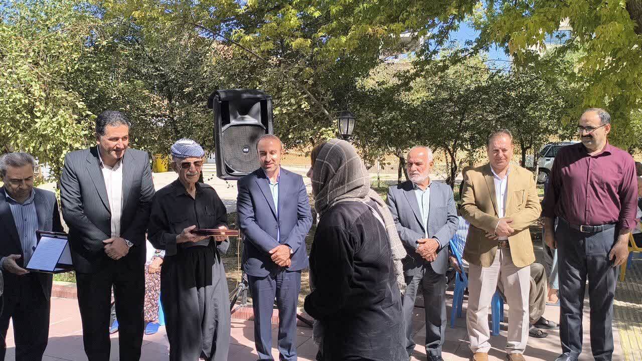 گرامیداشت روز سالمند دربوکان