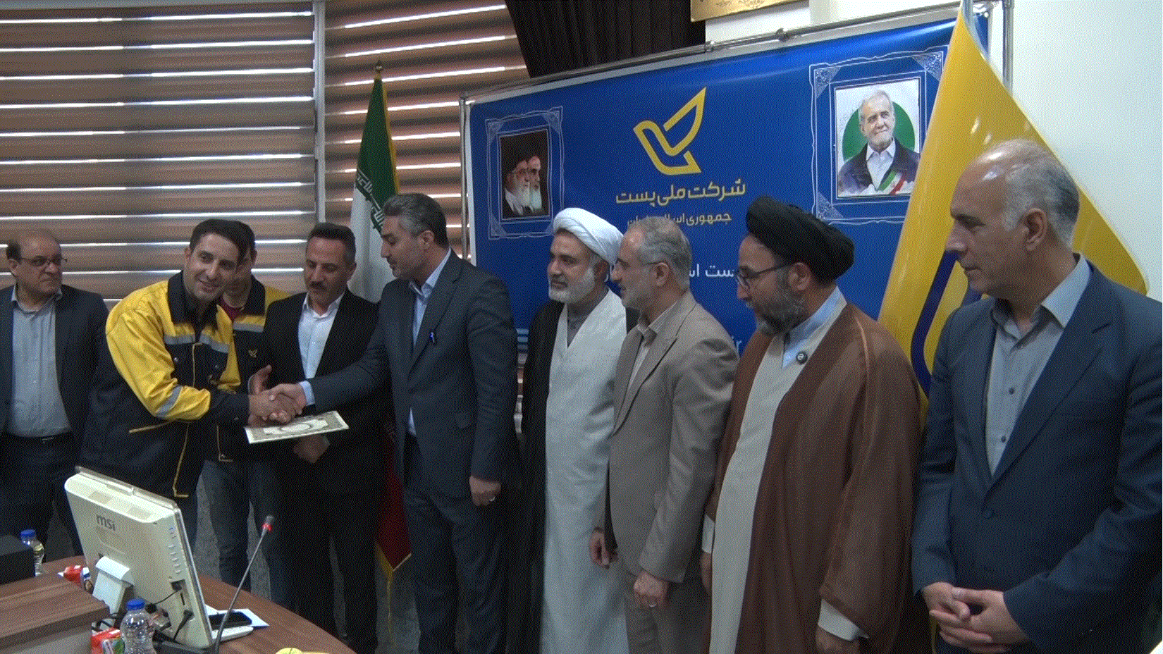 تجلیل ازتلاشگران عرصه پست آذربایجان غربی تجلیل ازتلاشگران عرصه پست آذربایجان غربی