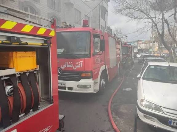 امداد رسانی به ۲۰ دانشجو در آتش سوزی خوابگاه دانشجویی در بندرعباس امداد رسانی به ۲۰ دانشجو در آتش سوزی خوابگاه دانشجویی در بندرعباس