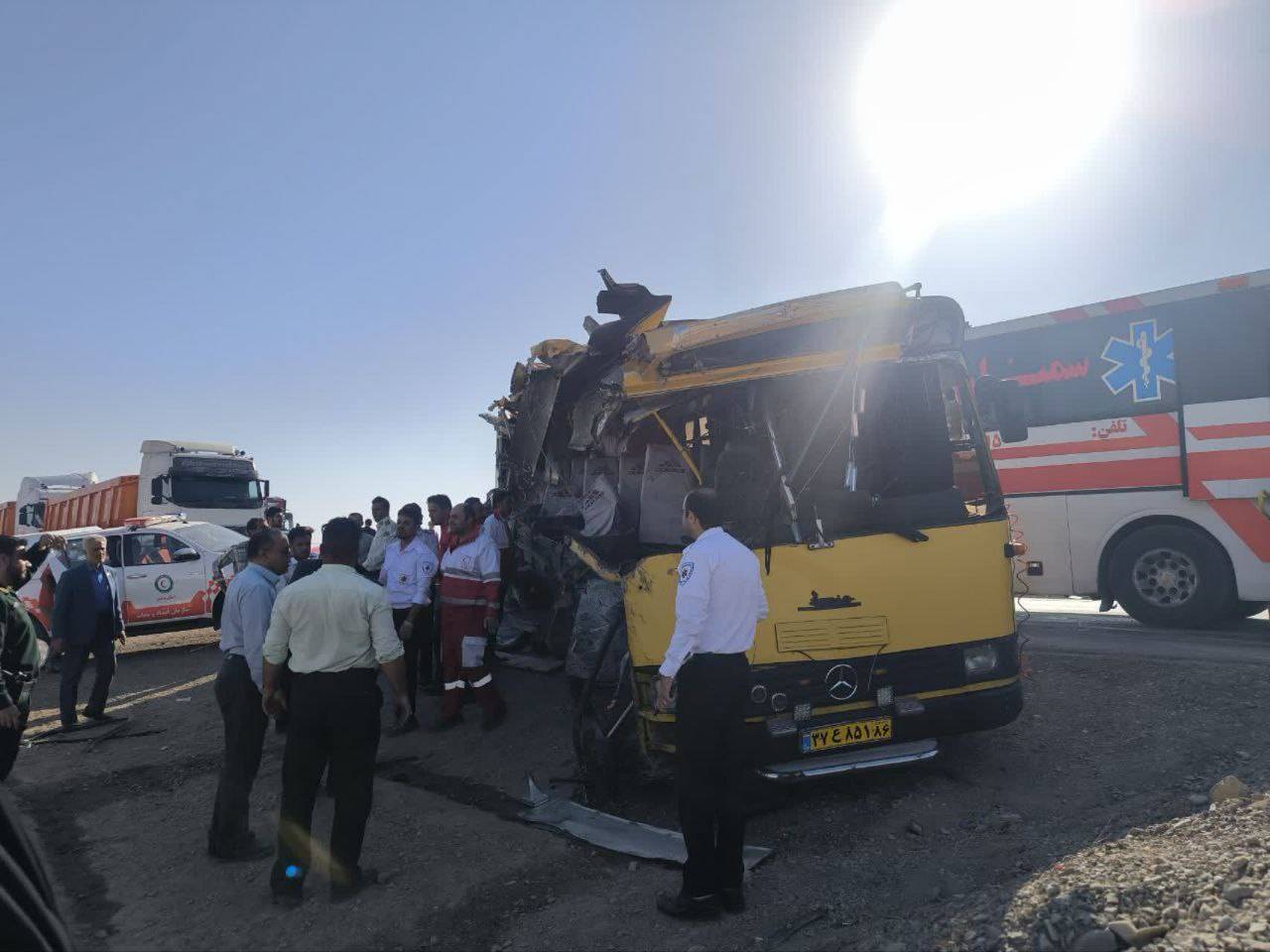 تصادف مرگبار اتوبوس و تریلی در سمنان