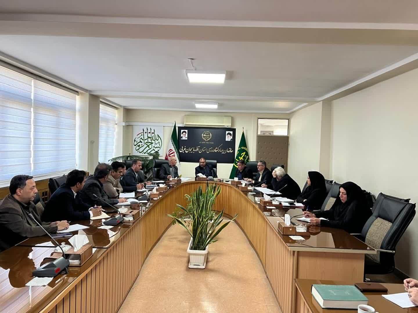 دریافت خدمات و نهادههای یارانهای منوط به رعایت الگوی کشت و مدیریت بهینه منابع آبی است دریافت خدمات و نهادههای یارانهای منوط به رعایت الگوی کشت و مدیریت بهینه منابع آبی است