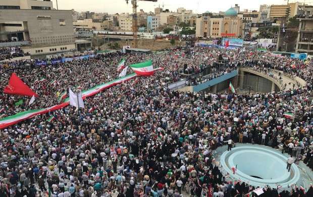 برگزاری راهپیمایی ۱۳ آبان در مشهد، متمرکز در میدان شهدا برگزاری راهپیمایی ۱۳ آبان در مشهد، متمرکز در میدان شهدا