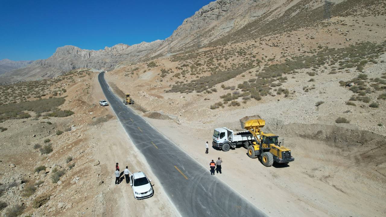 طرح ضربتی راهداری زمستانه در جاده‌های ارتباطی اندیکا