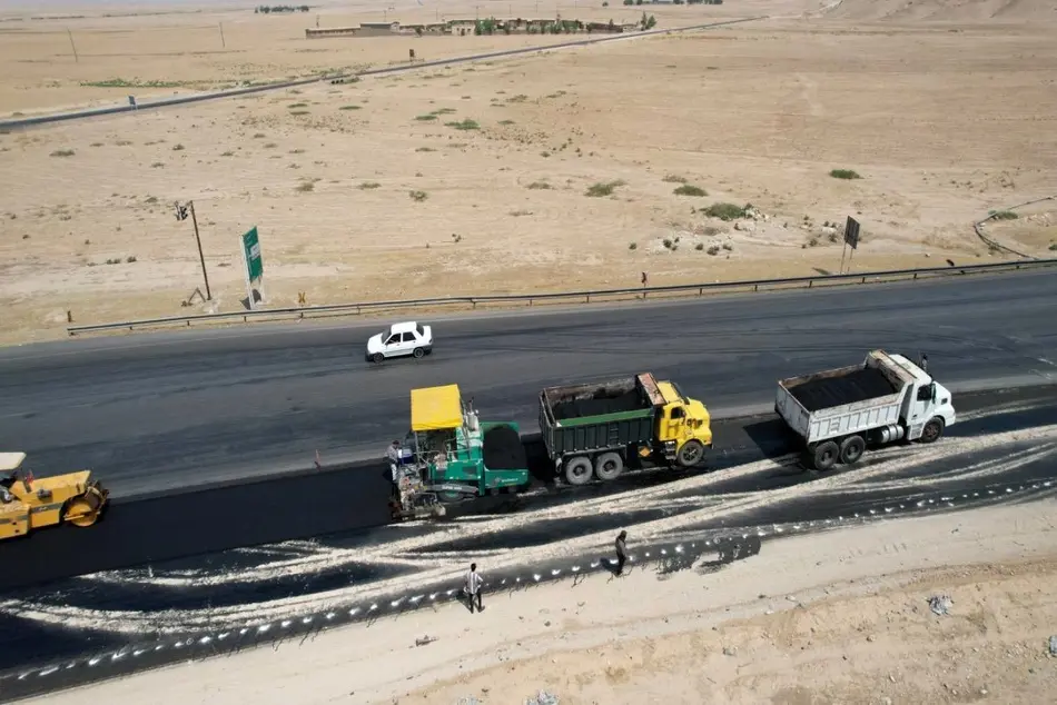 شانهسازی و اصلاح شیب بزرگراه حاجیآباد - سیرجان شانهسازی و اصلاح شیب بزرگراه حاجیآباد - سیرجان