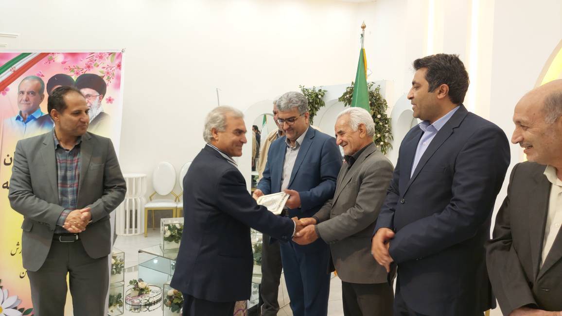 تاکید فرماندار بردسکن بر نقش بی‌بدیل بازنشستگان در نظام تعلیم و تربیت