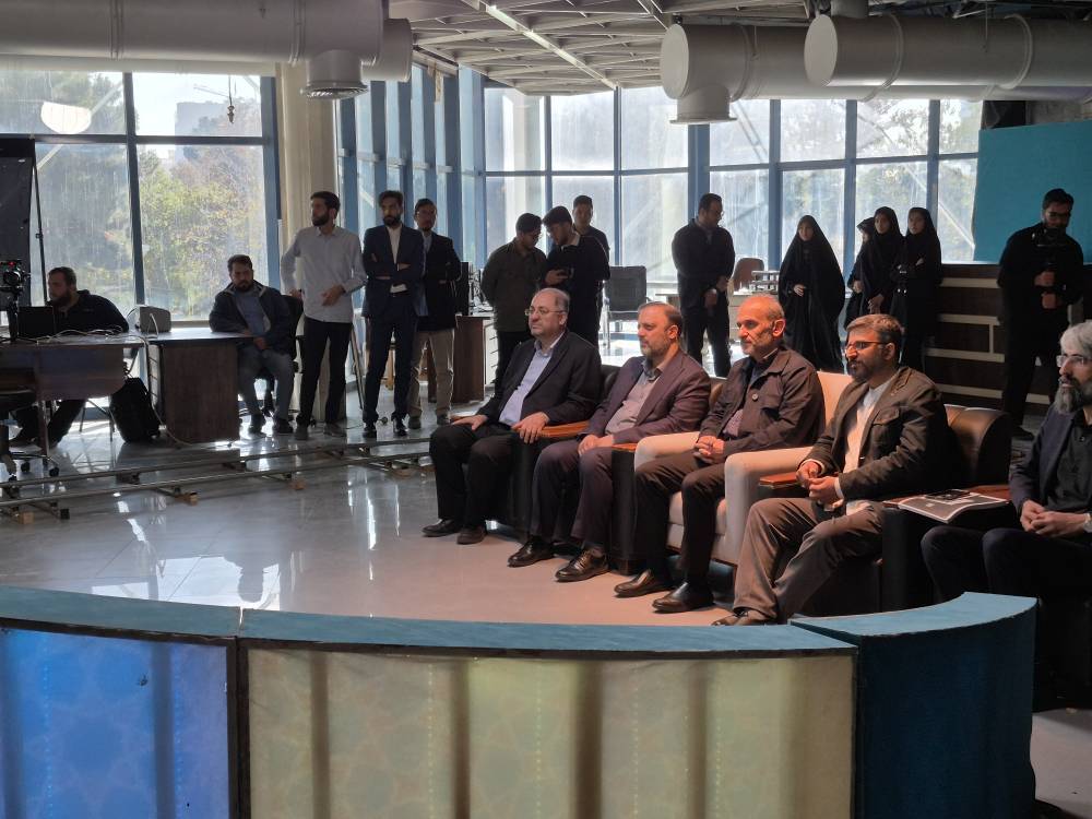 بازدید رئیس رسانه ملی از مرکز تولیدات مردمی در مشهد