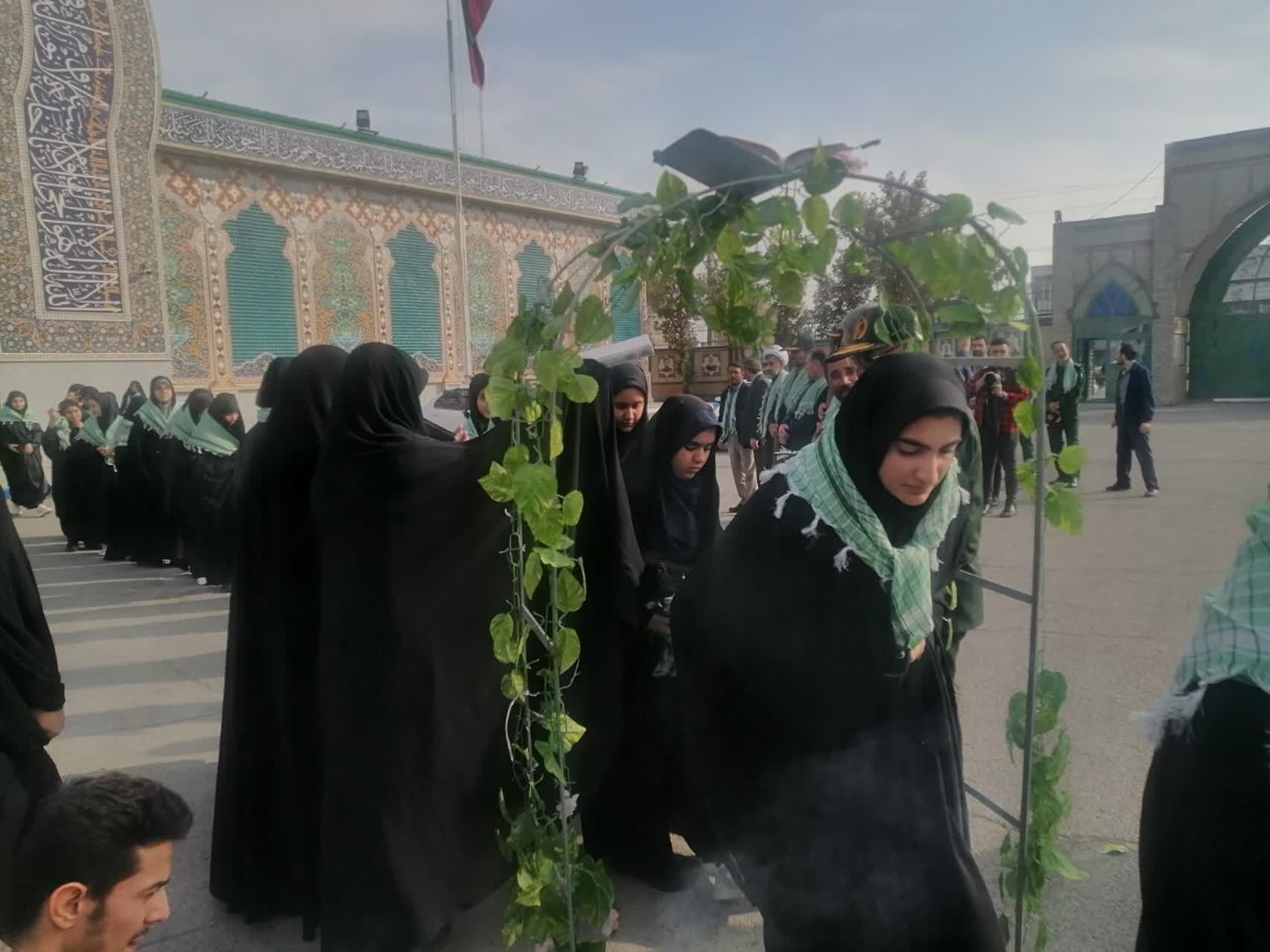 اعزام  ۱۴۰۰ نفر از دانش آموزان آذربایجان غربی به  مناطق عملیاتی جنوب