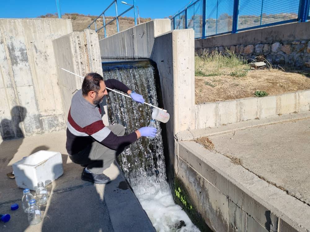 پایش و نمونهبرداری از تصفیهخانه فاضلاب شهری سردشت پایش و نمونهبرداری از تصفیهخانه فاضلاب شهری سردشت