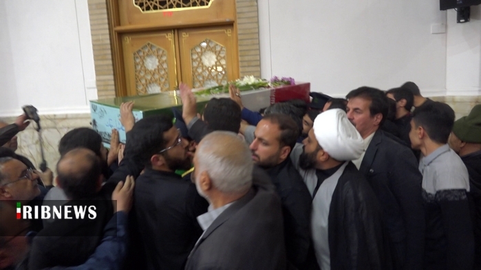 وداع با دو شهید گمنام در حرم حضرت معصومه(س) وداع با دو شهید گمنام در حرم حضرت معصومه(س)