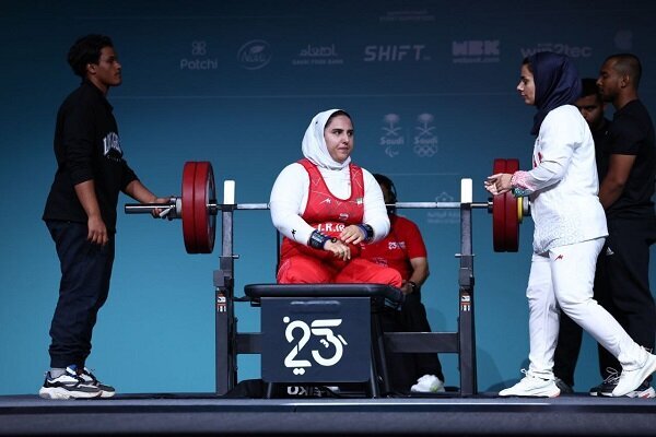 آقایی در پاراوزنه برداری پنجم شد آقایی در پاراوزنه برداری پنجم شد