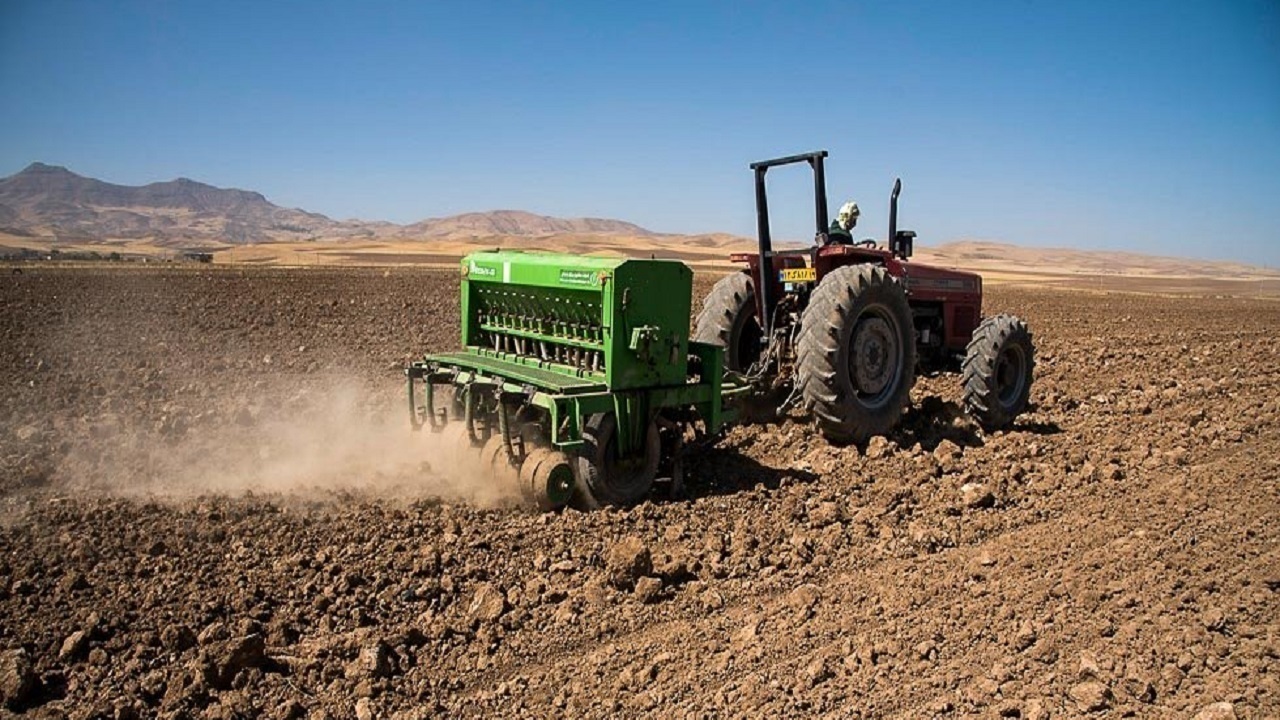 آغاز کشت گندم در مزارع بخش رودخانه شهرستان رودان آغاز کشت گندم در مزارع بخش رودخانه شهرستان رودان