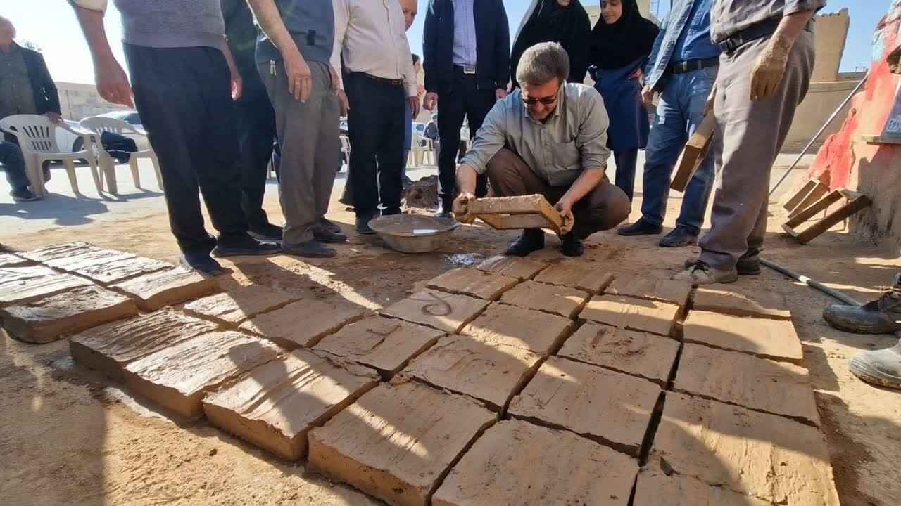 برگزاری کارگاه آموزش خشت‌زنی در زارچ