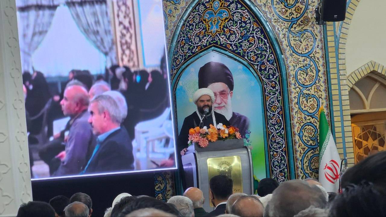 مدرس و شهدا الگوی ایثار و خدمت بودند