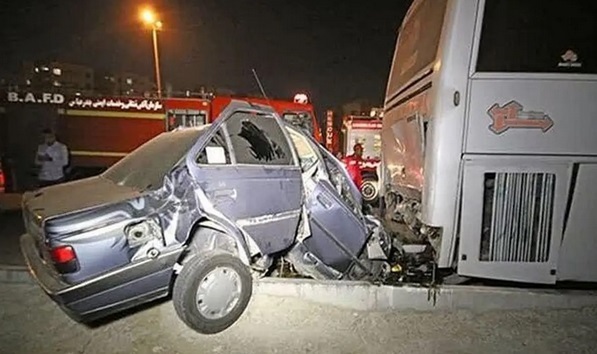 تصادف اتوبوس و خودروی سواری با ۳ کشته در بندرخمیر