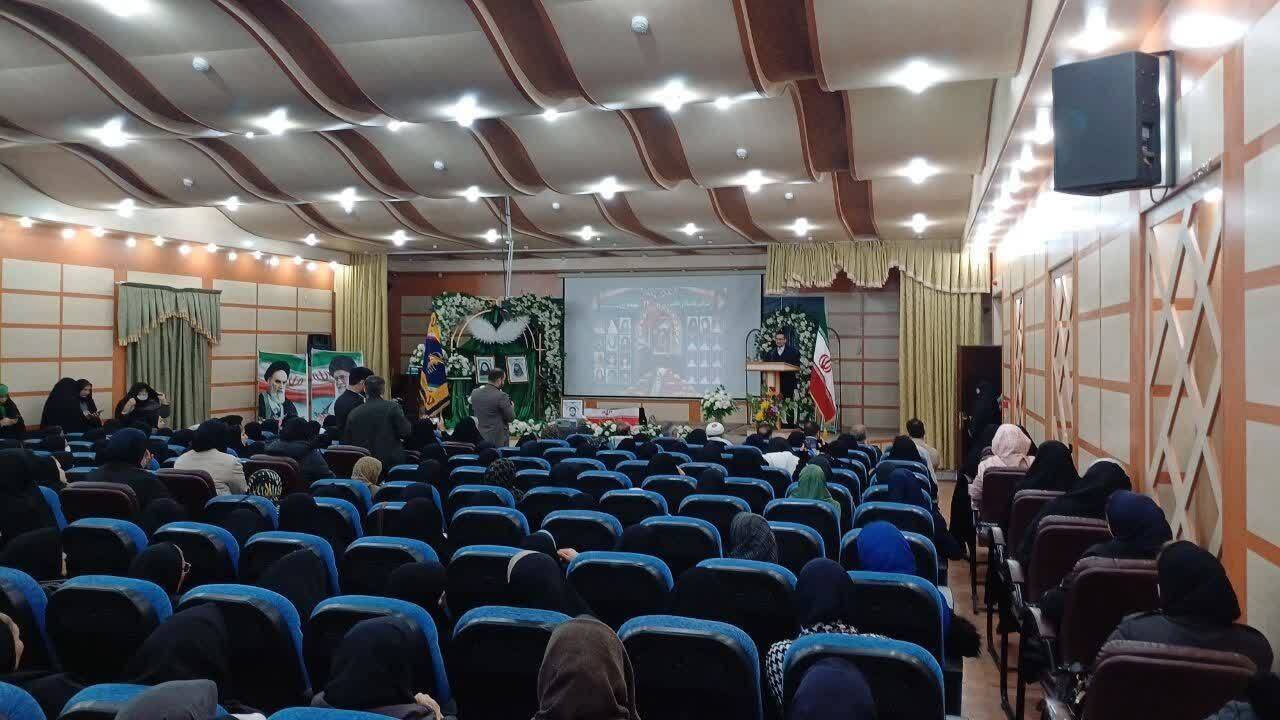 گرامیداشت یاد و خاطره ۲۴ بانوی شهید میاندوآب گرامیداشت یاد و خاطره ۲۴ بانوی شهید میاندوآب