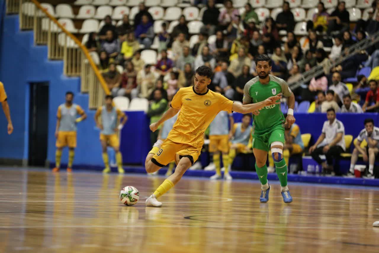 پیروزی پالایش نفت بندرعباس مقابل صدرنشین لیگ برتر فوتسال پیروزی پالایش نفت بندرعباس مقابل صدرنشین لیگ برتر فوتسال