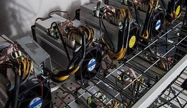 کشف ۱۰ دستگاه استخراج ارز دیجیتال غیرمجاز در سبزوار کشف ۱۰ دستگاه استخراج ارز دیجیتال غیرمجاز در سبزوار