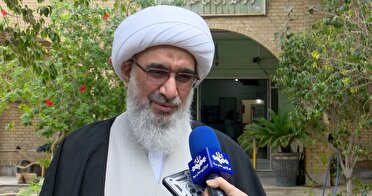 دیدار امام‌جمعه بوشهر با مادران در خانه سالمندان بوشهر