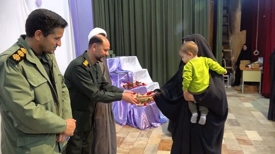 تجلیل از بانوان دارای ۴ فرزند در تکاب تجلیل از بانوان دارای ۴ فرزند در تکاب