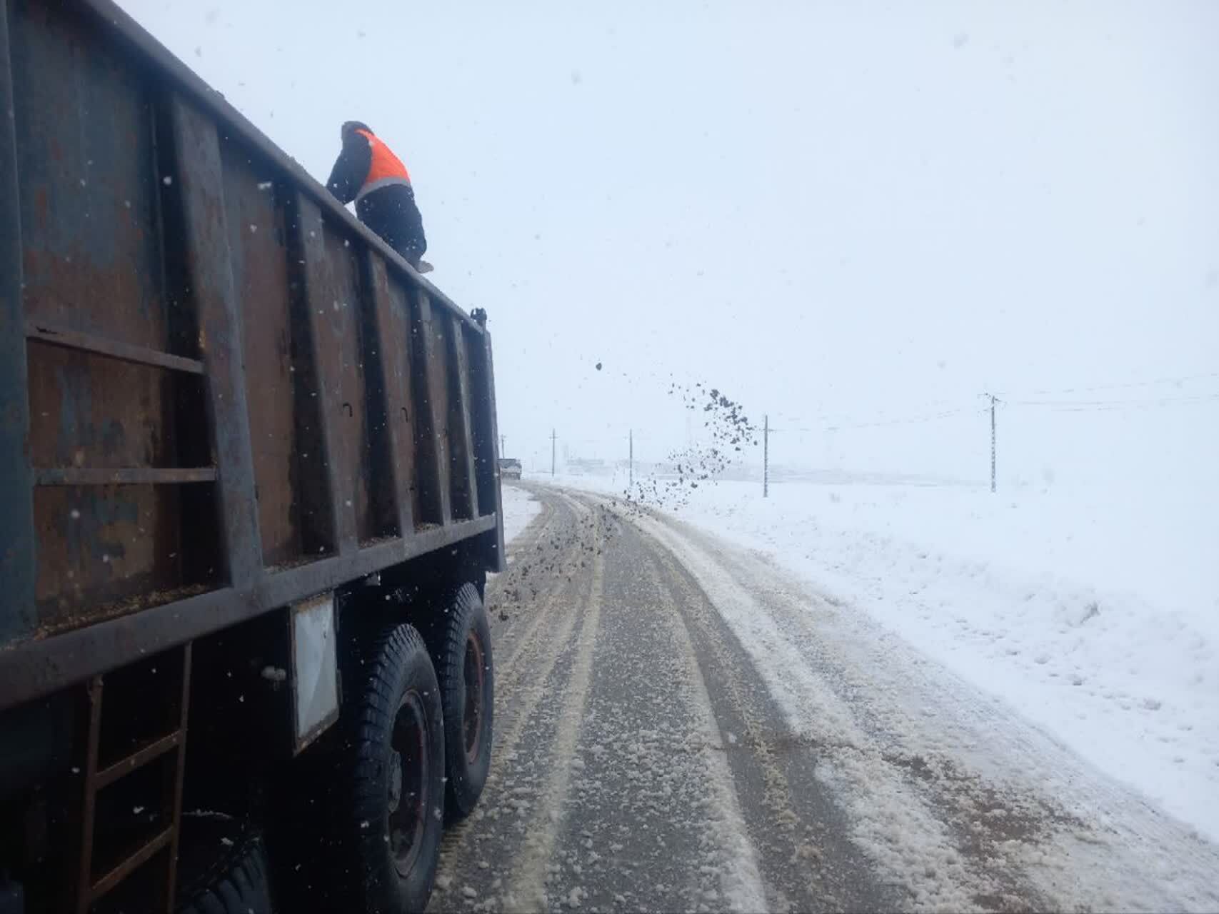 آماده باش تمام تجهیزات و کارکنان راهداری آذربایجان غربی برای عملیات زمستانی آماده باش تمام تجهیزات و کارکنان راهداری آذربایجان غربی برای عملیات زمستانی