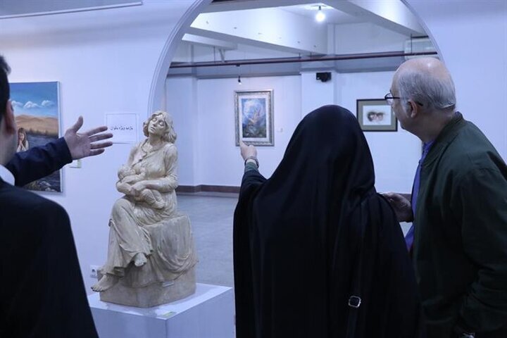 آغاز به کار نمایشگاه تجسمی «در قاب بهشت» آغاز به کار نمایشگاه تجسمی «در قاب بهشت»