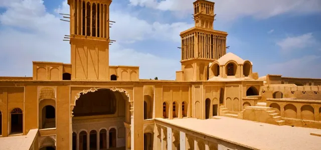 ساماندهی بافت تاریخی و تک بنا‌های ارزشمند ابرکوه آغاز شد