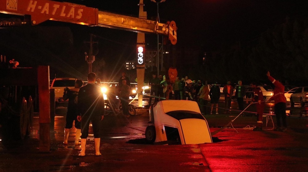 ایجاد چهار فروچاله در بندرعباس ایجاد چهار فروچاله در بندرعباس