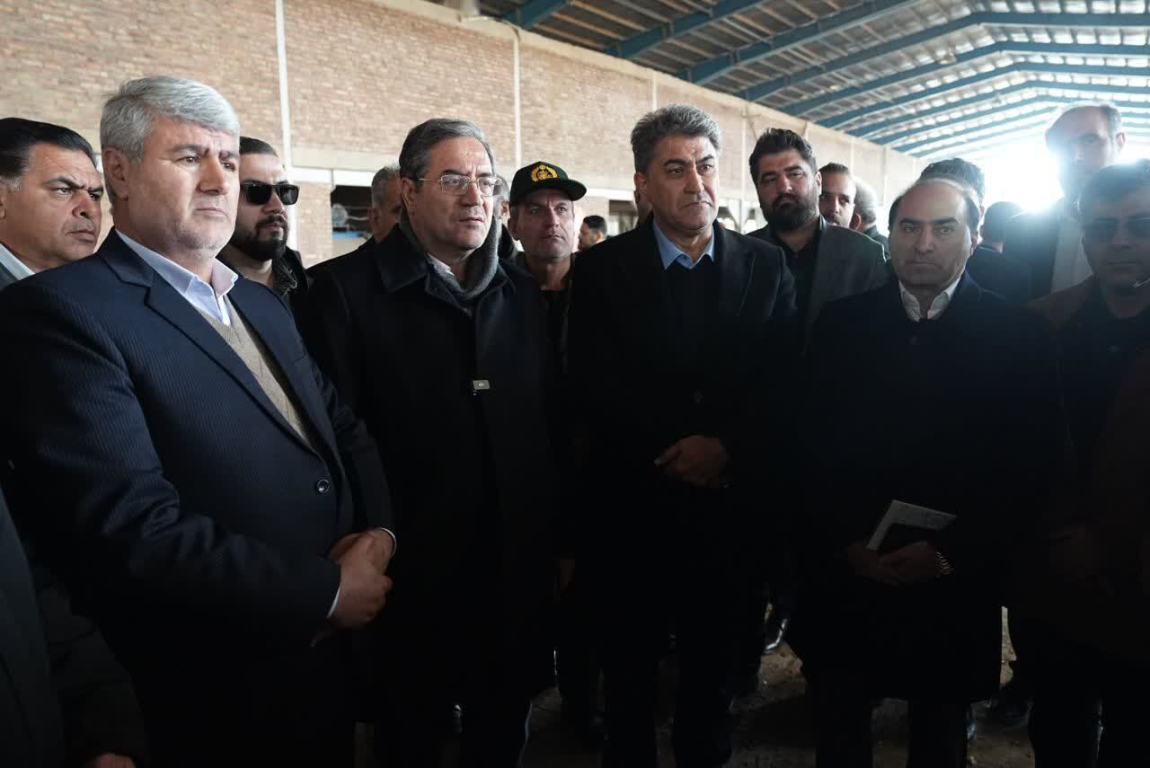 بازدید استاندار آذربایجان‌غربی از کارخانه راکد آجر سفال