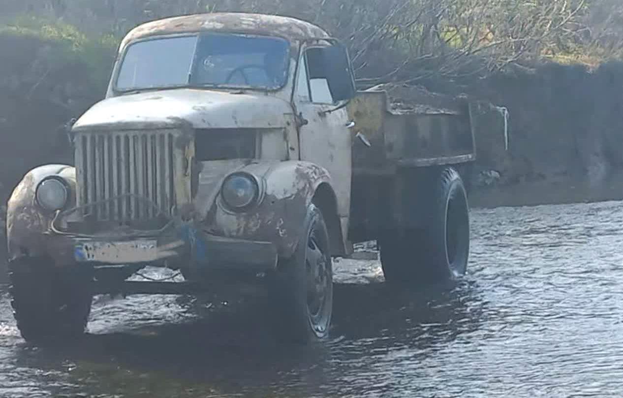 جلوگیری از برداشت غیرمجاز شن و ماسه با توقیف ۲ خودرو باری در فومن جلوگیری از برداشت غیرمجاز شن و ماسه با توقیف ۲ خودرو باری در فومن