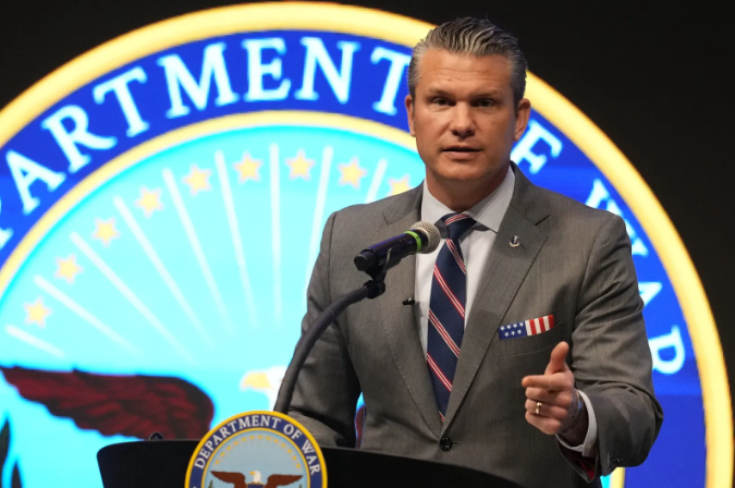 وزیر جنگ آمریکا از حمله به قایق‌ها در کارائیب دفاع کرد