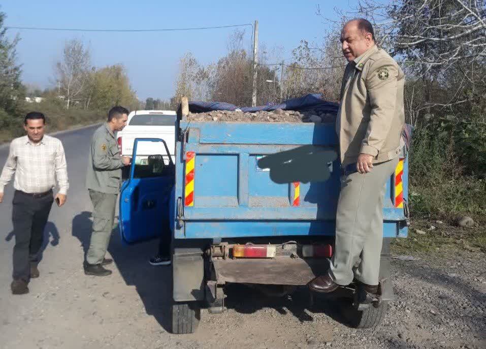 دستگیری متخلف سابقهدار حین برداشت غیرمجاز از رودخانه سپیدرود دستگیری متخلف سابقهدار حین برداشت غیرمجاز از رودخانه سپیدرود
