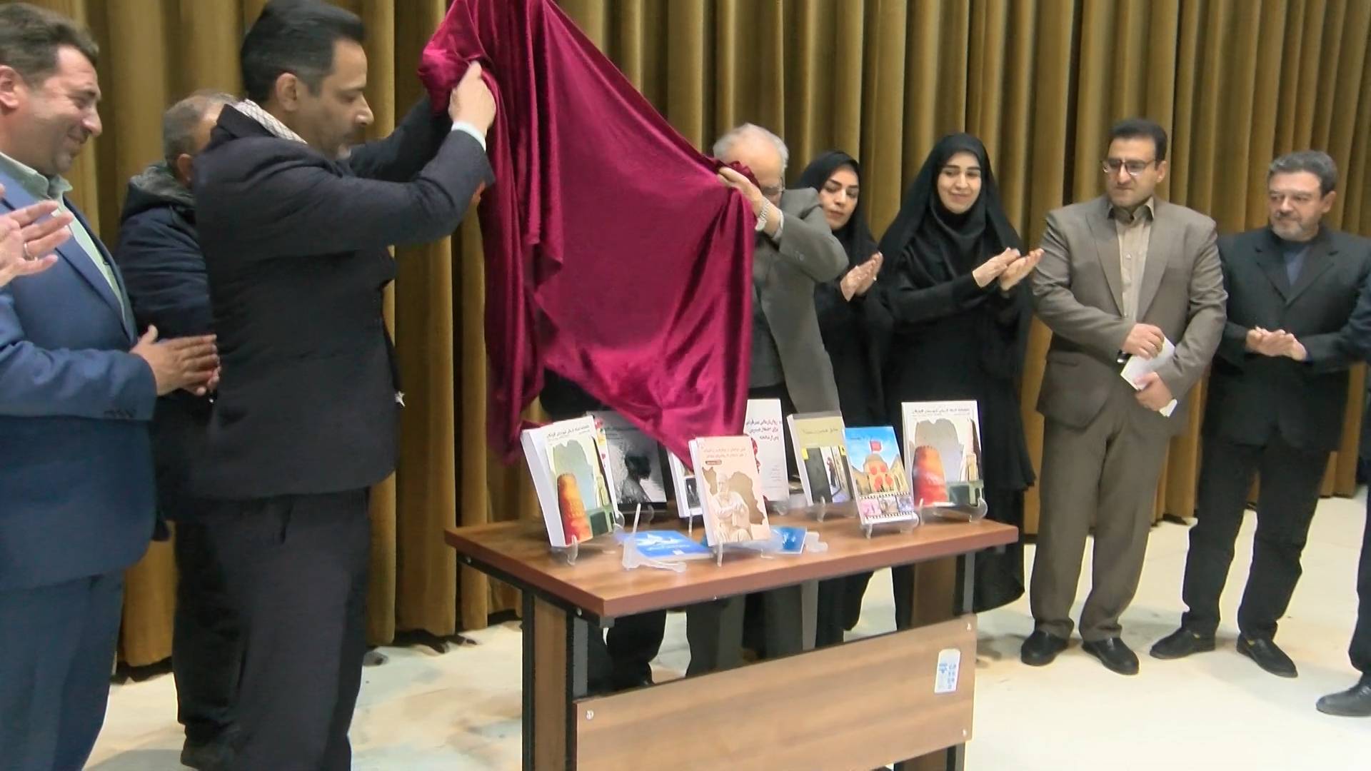 کتاب‌های نویسندگان گلپایگانی رونمایی شد