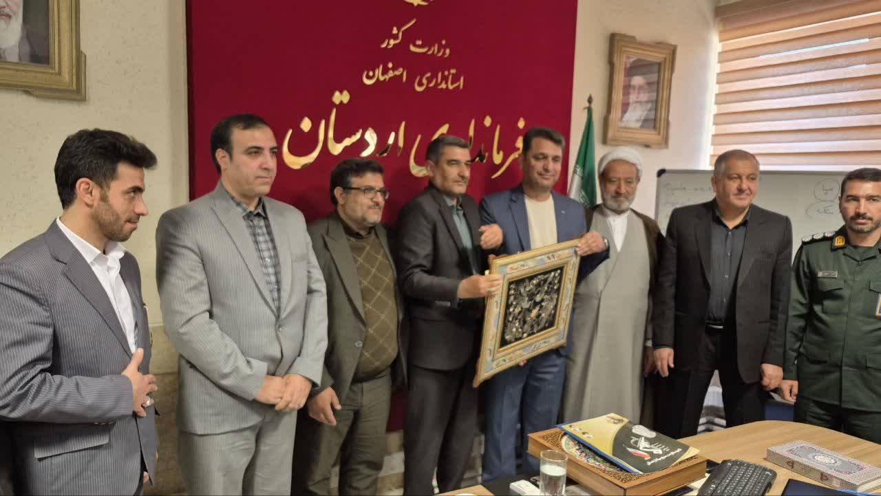 حمایت از دولت موجب رشد و ترقی دستگاه‌های دولتی کشور بویژه آموزش و پرورش