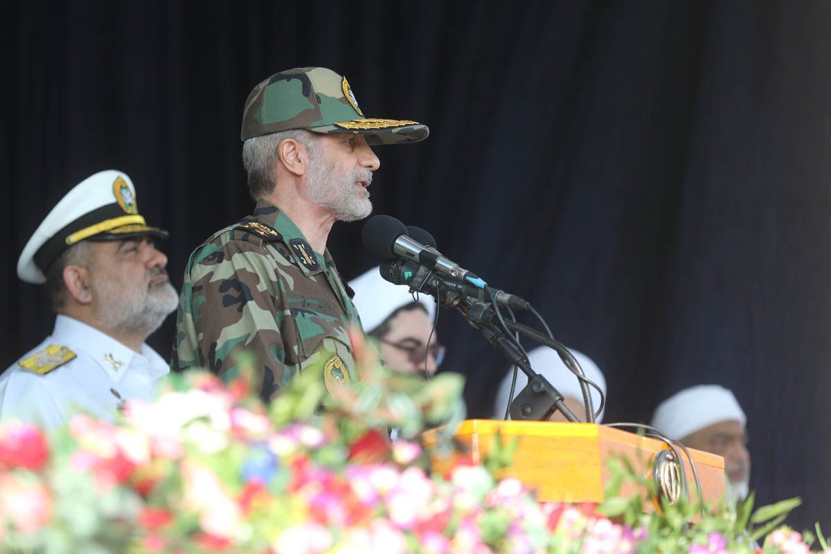 فرمانده کل ارتش: ایران اسلامی؛ حافظ و ضامن صلح، ثبات و امنیت منطقه است فرمانده کل ارتش: ایران اسلامی؛ حافظ و ضامن صلح، ثبات و امنیت منطقه است