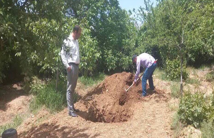 پر کردن ۲ حلقه چاه غیرمجاز درشهرستان خرمآباد پر کردن ۲ حلقه چاه غیرمجاز درشهرستان خرمآباد