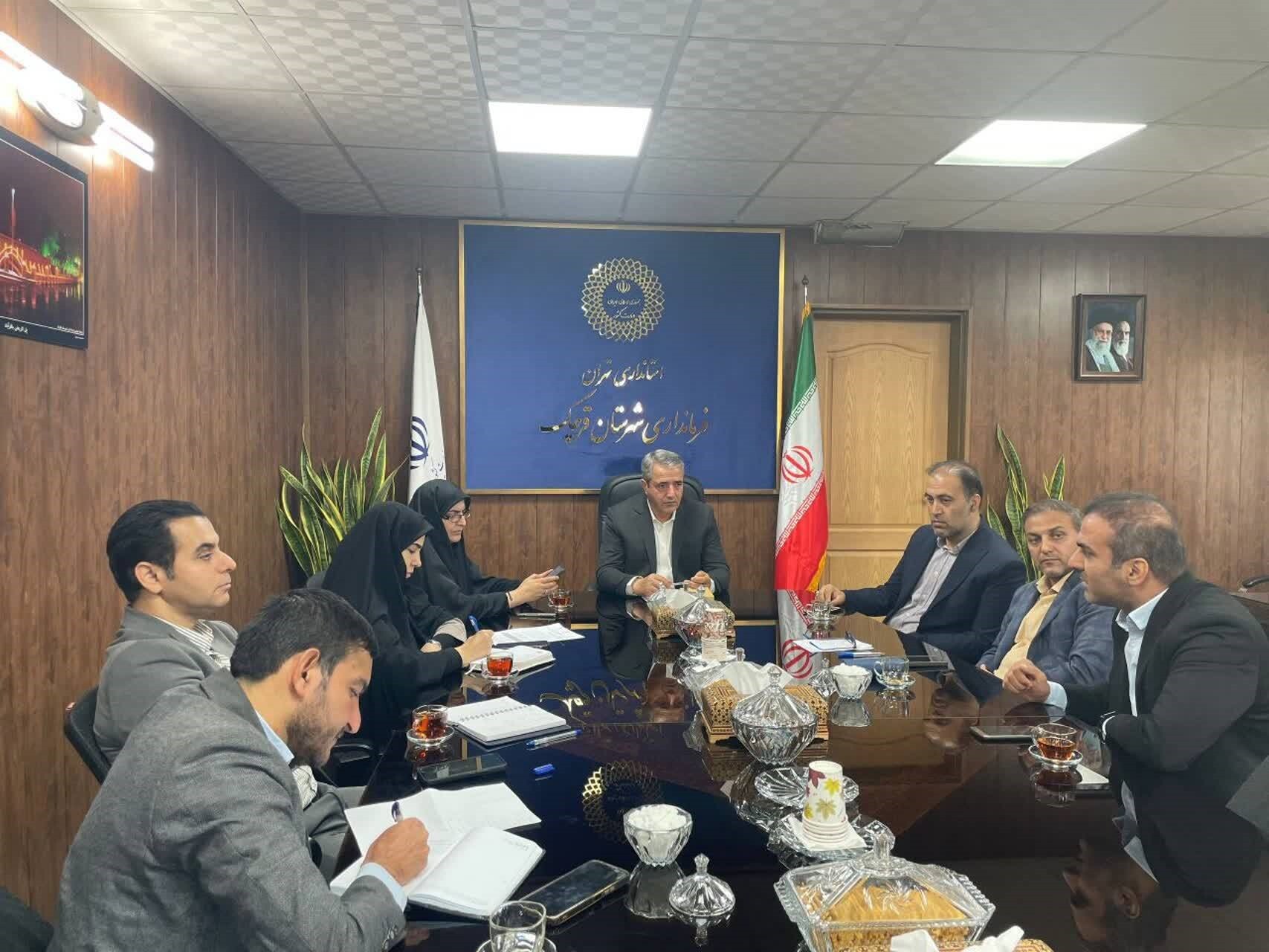 پیگیری افزایش ظرفیت فعالیت واحدهای تولیدی در قرچک