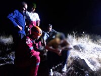 نجات افراد گرفتار در ارتفاعات کوه رحمت مرودشت