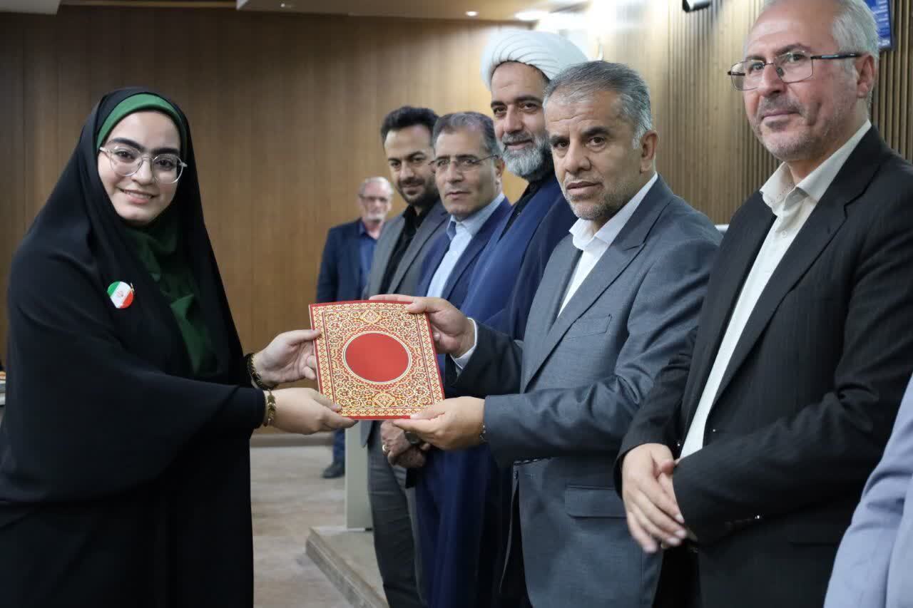 تجلیل از منتخبان مسابقات دانش آموزی و فرهنگیان قرآن، عترت و نماز آذربایجان غربی تجلیل از منتخبان مسابقات دانش آموزی و فرهنگیان قرآن، عترت و نماز آذربایجان غربی