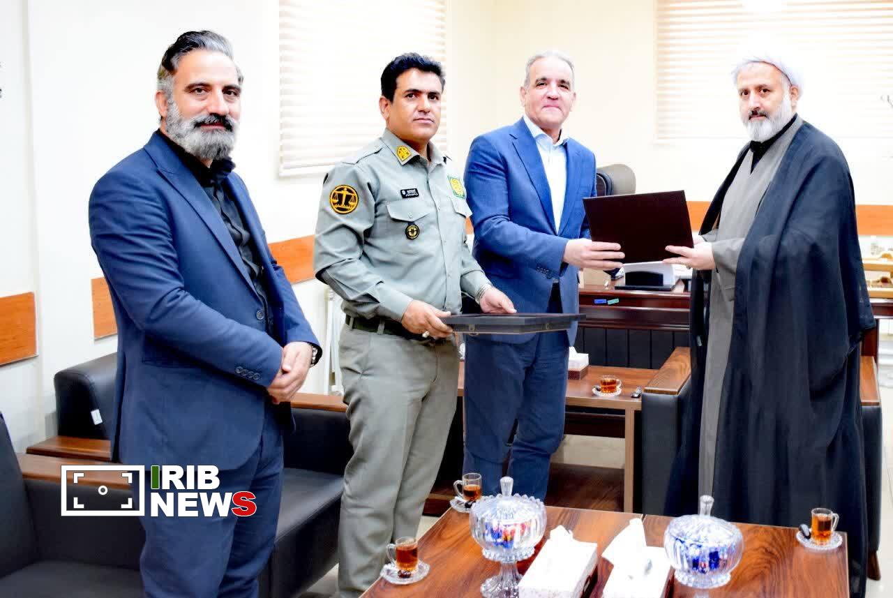 تجلیل رئیس سازمان حفاظت محیطزیست از رئیسکل دادگستری استان لرستان تجلیل رئیس سازمان حفاظت محیطزیست از رئیسکل دادگستری استان لرستان