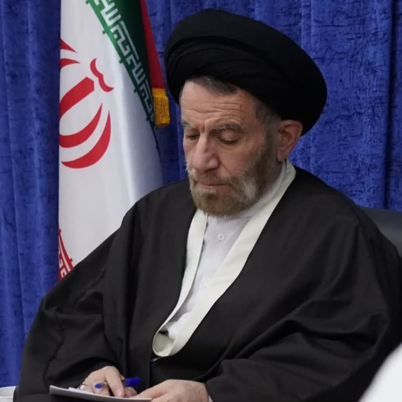 دعوت نماینده ولیفقیه در لرستان از مردم برای حضور در آئین بدرقه رهبر شهید انقلاب دعوت نماینده ولیفقیه در لرستان از مردم برای حضور در آئین بدرقه رهبر شهید انقلاب