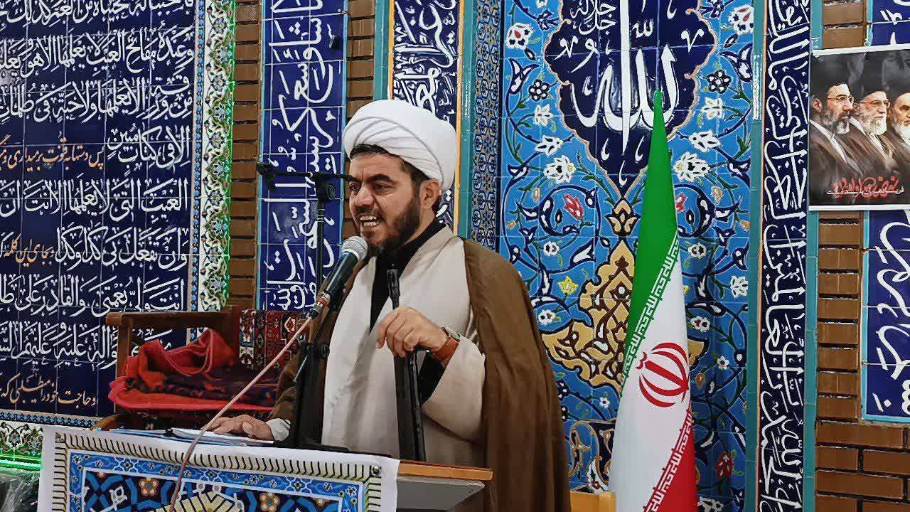 امام جمعه باروق: رهبرشهید ایران را مقتدر و قوی کرد